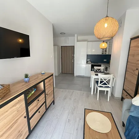 Lopuszanska 57 By Solarento شقة